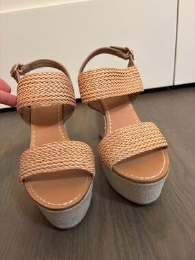 Steve Madden Tan Woven Platform Sandals with Ankle Buckle
